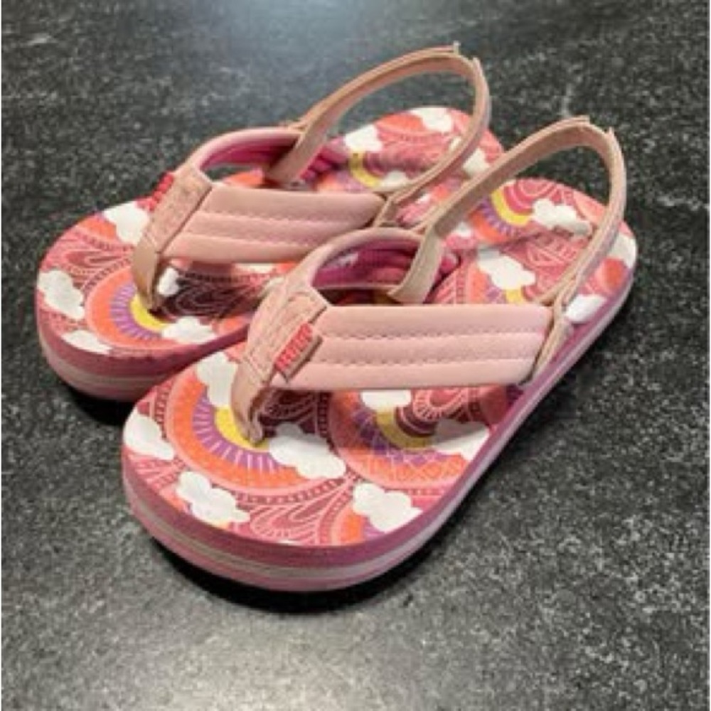 Reef Kids Pink and White Patterned Sandals